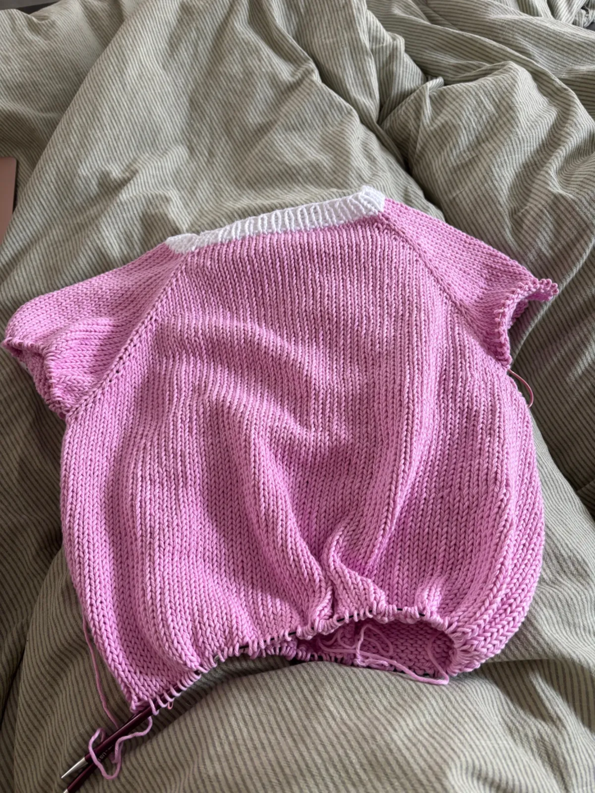 T-shirten tager form – Easy Basic Tee